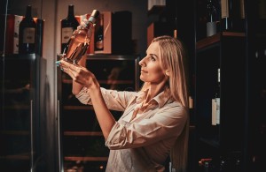 ΚΑΒΑ, MARKET & DELI